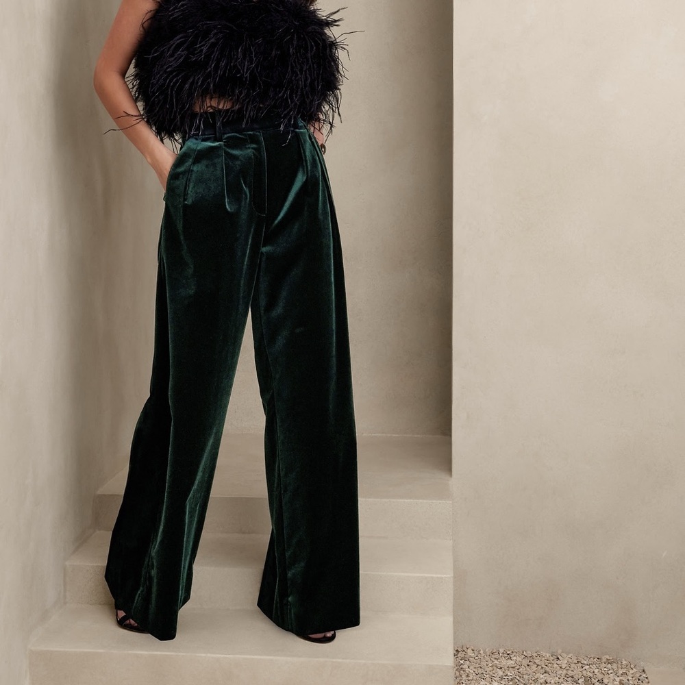 Banana Republic Veluro Relaxed Velvet Pant